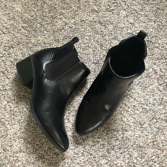 a new day Shoes - Black booties